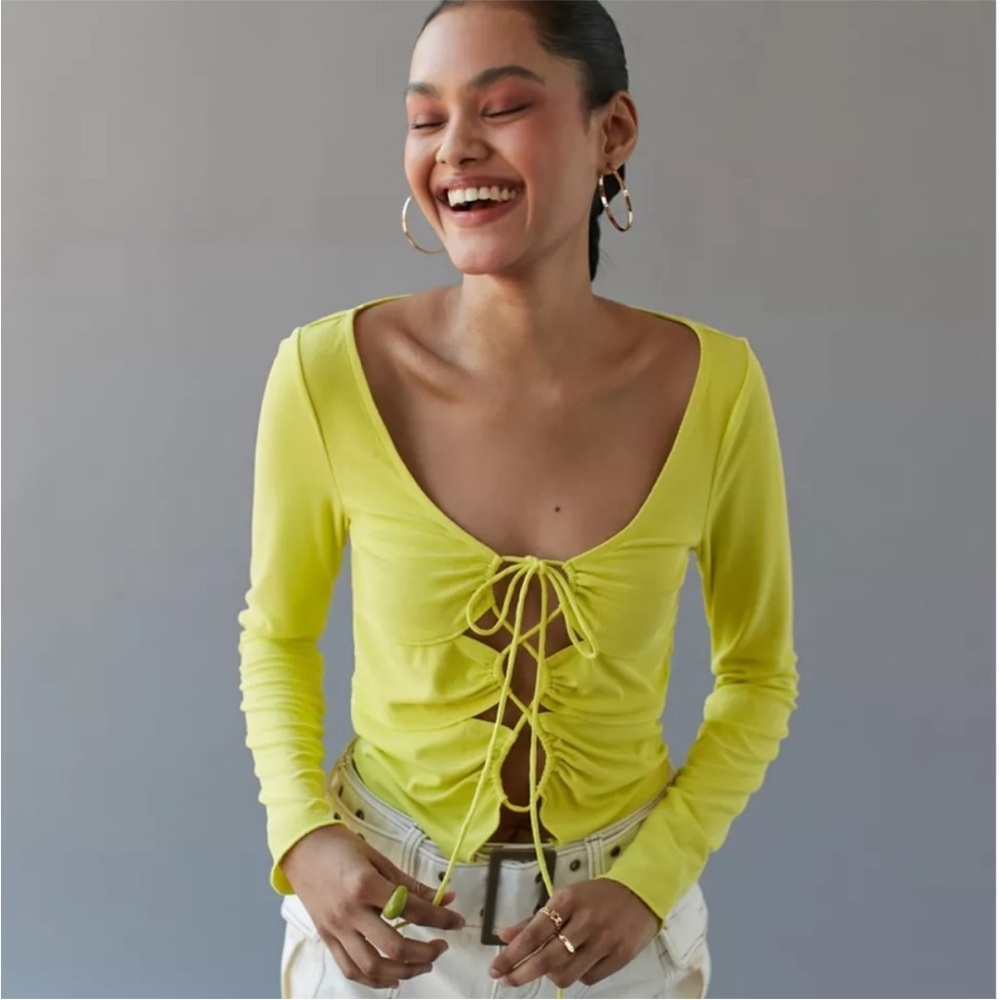 NWT-UO Elena drawstring top-S